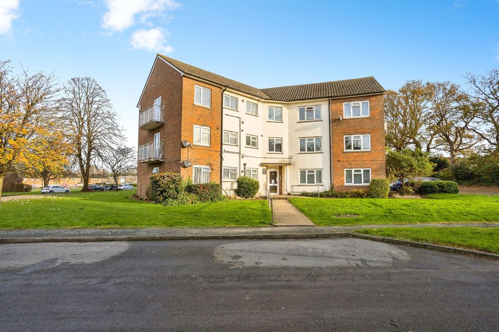 Property photo 1 of 17