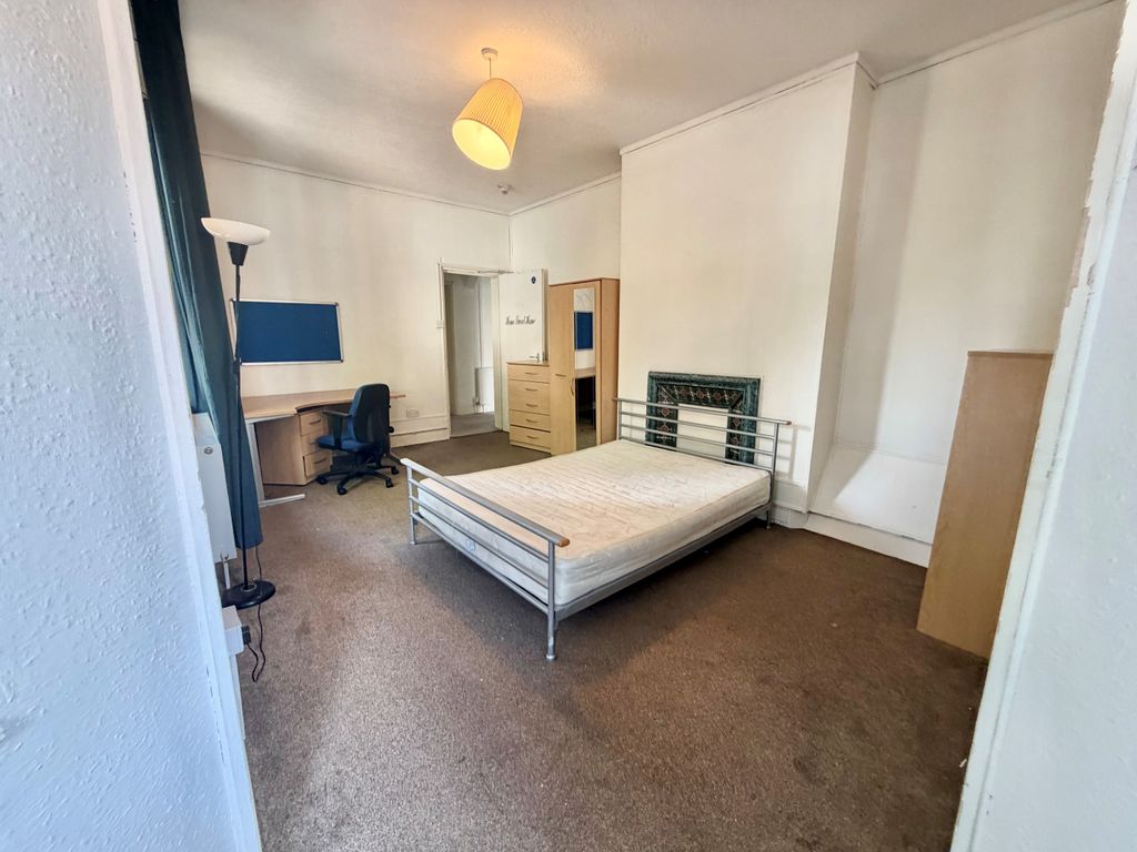 Property photo 1 of 13 Image