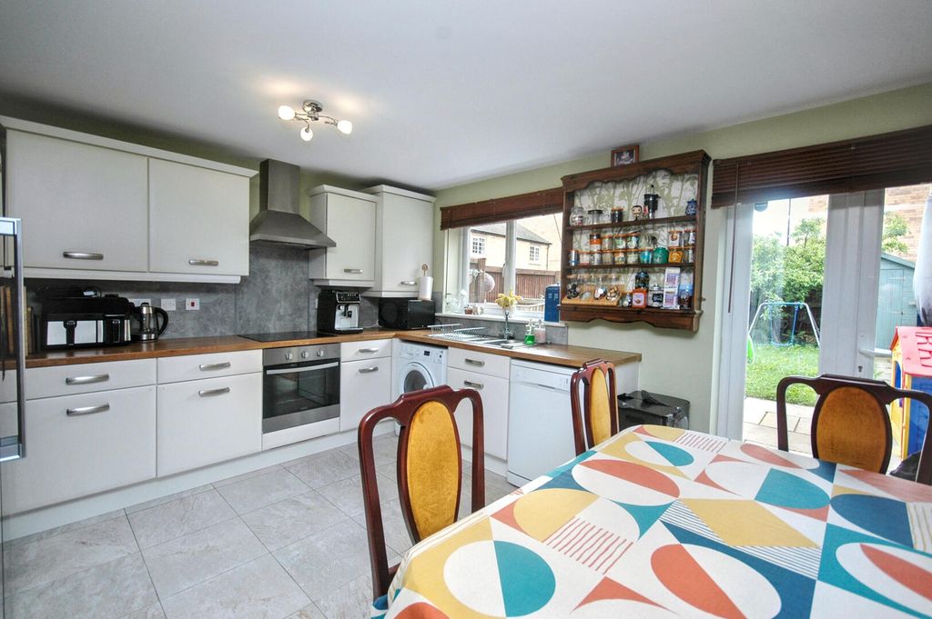 Property photo 3 of 13 Kitchen