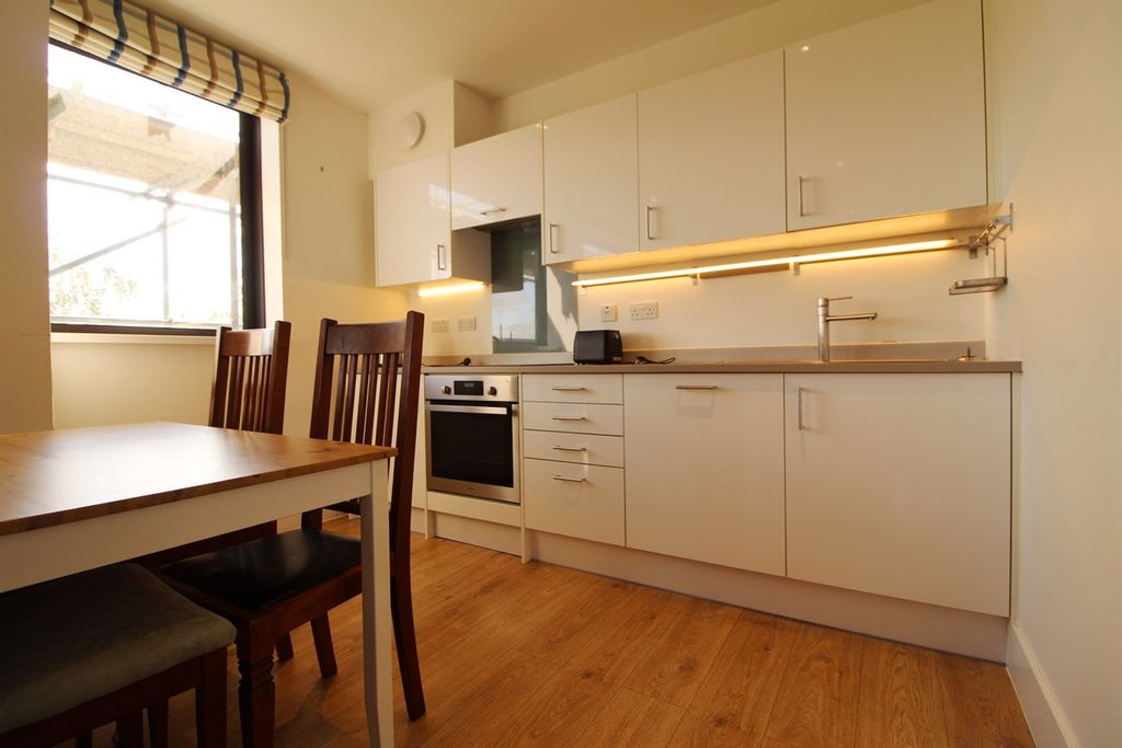 Property photo 3 of 6 Kitchen