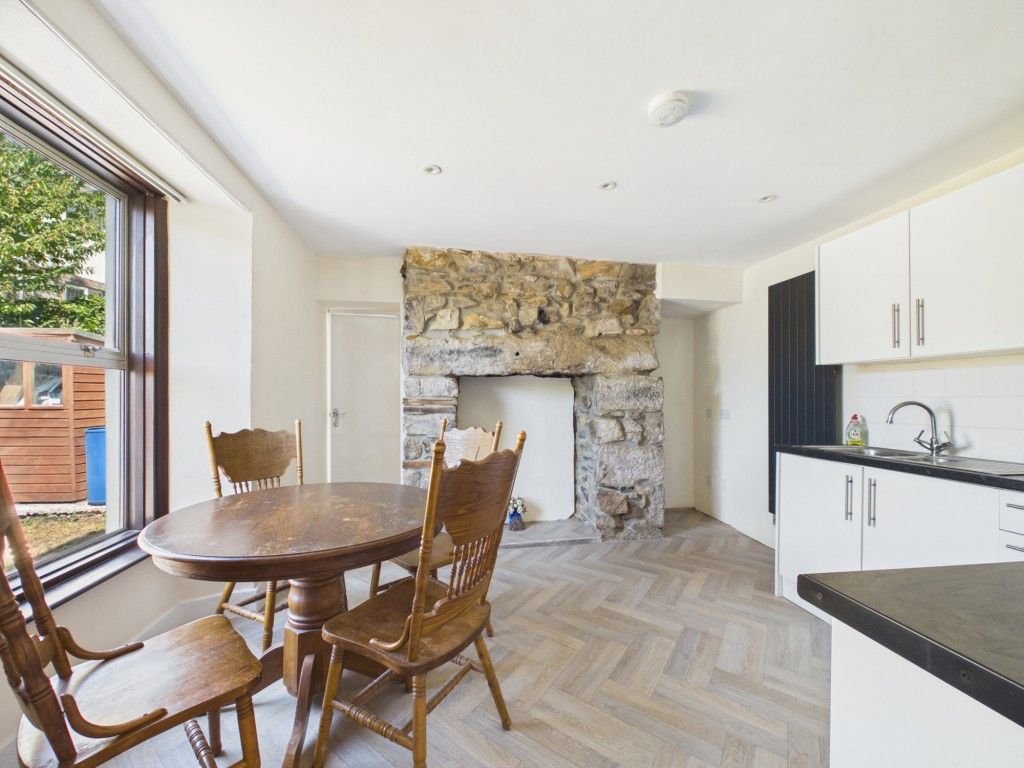 Property photo 3 of 9 Kitchen Dining Room