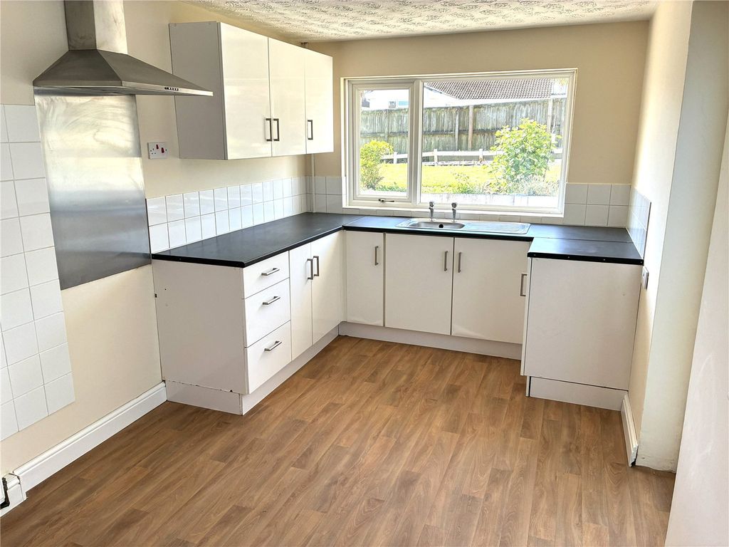 Property photo 2 of 27 Picture No. 16