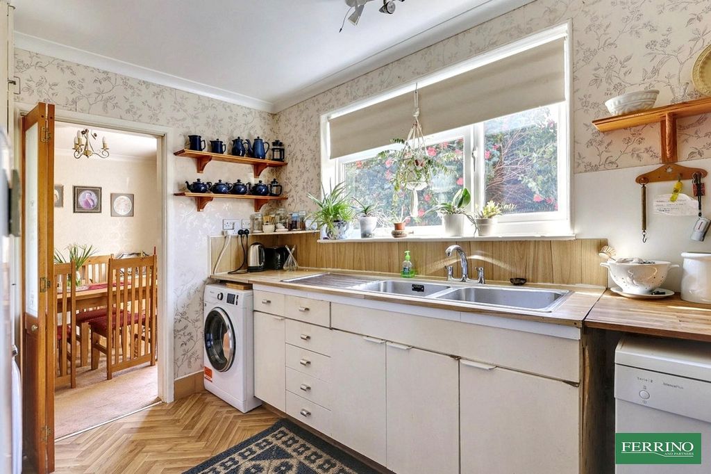 Property photo 2 of 22 Kitchen