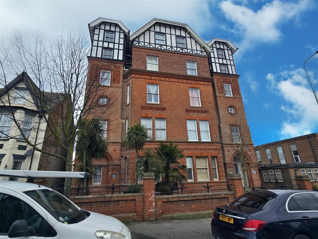 Property photo 1 of 7 Front