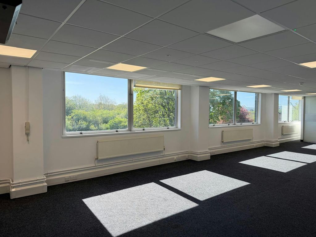 Property photo 3 of 10 Suite 5A (2)