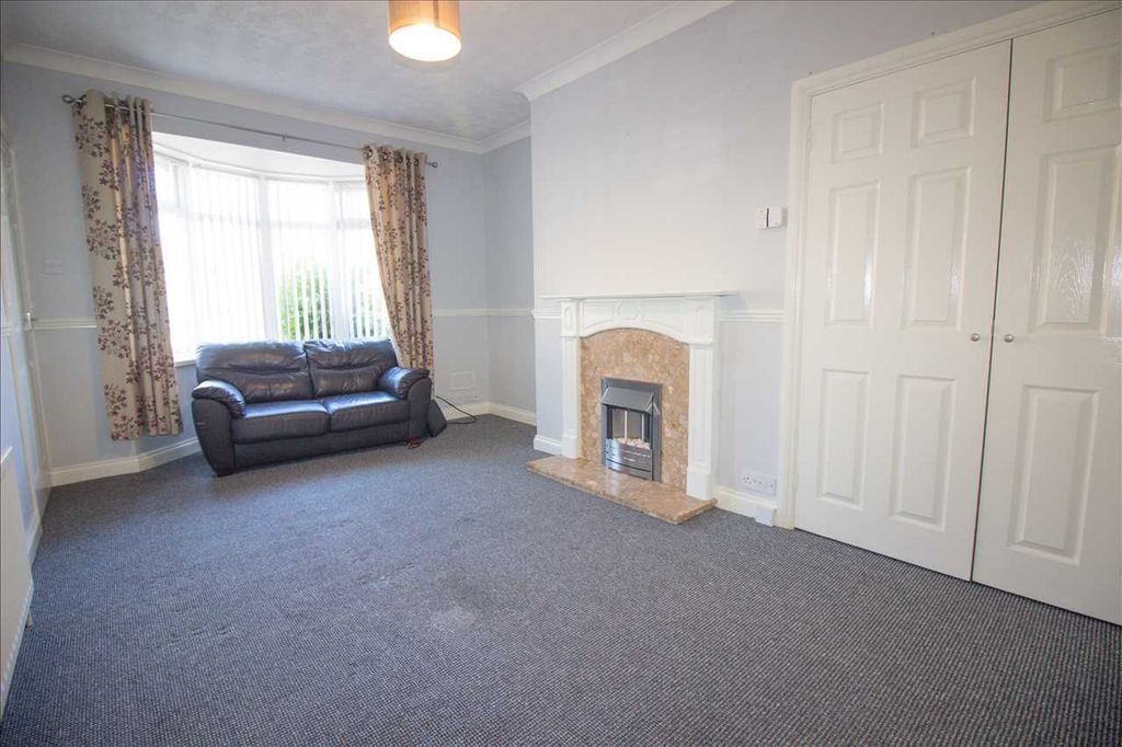 Property photo 2 of 7 Lounge