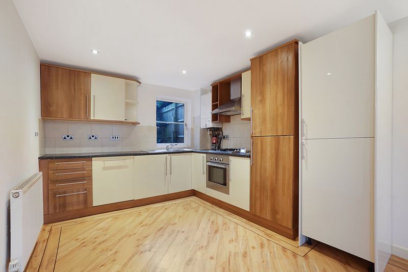 Property photo 3 of 8 Kitchen