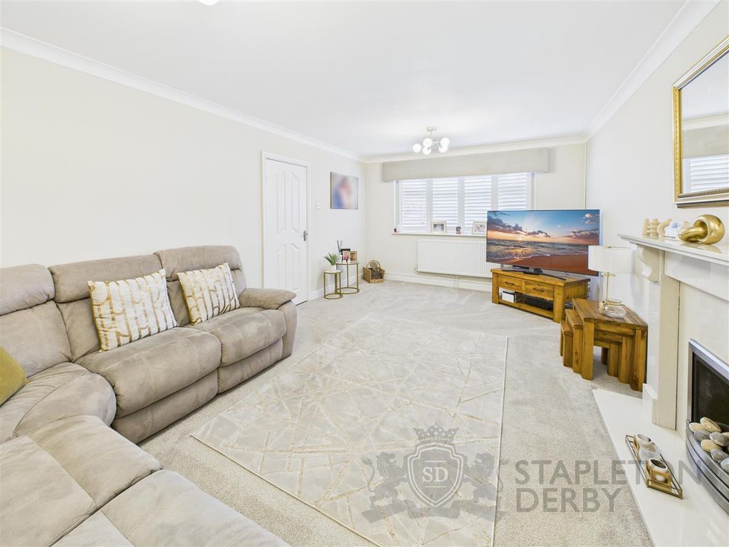 Property photo 3 of 37 Cam04720G0-Pr0166-Still018.Jpg