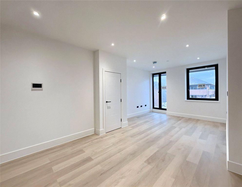 Property photo 2 of 15 Picture No. 05