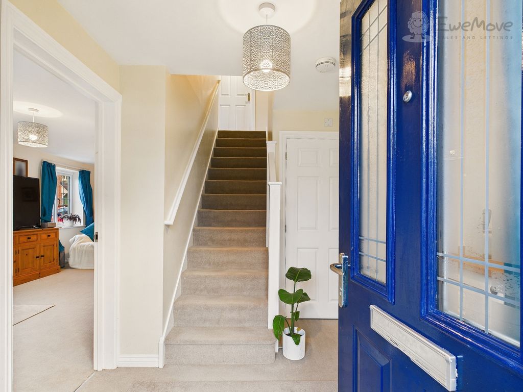 Property photo 2 of 18 Ewemove South Molton - Entrance