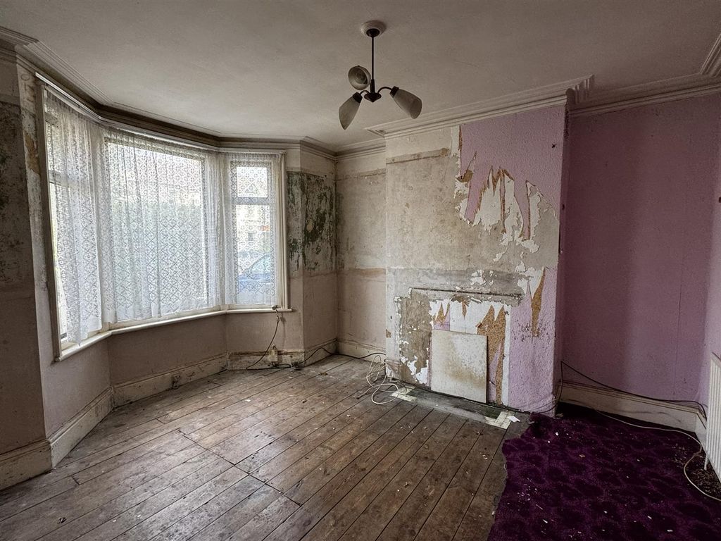 Property photo 2 of 20 For Sale By Aspire Residential | Kingsland Road