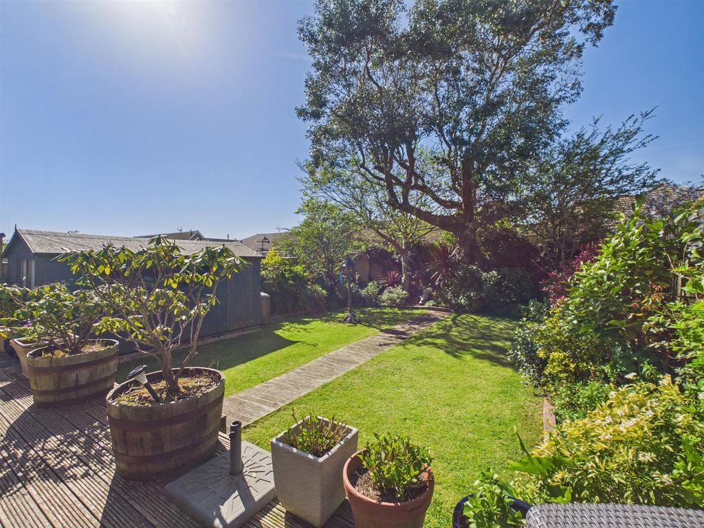 Property photo 2 of 26