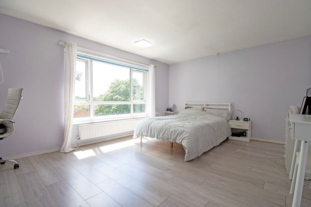 Additional image 8 of 2 bed flat for saleSalisbury Close, Scunthorpe DN17