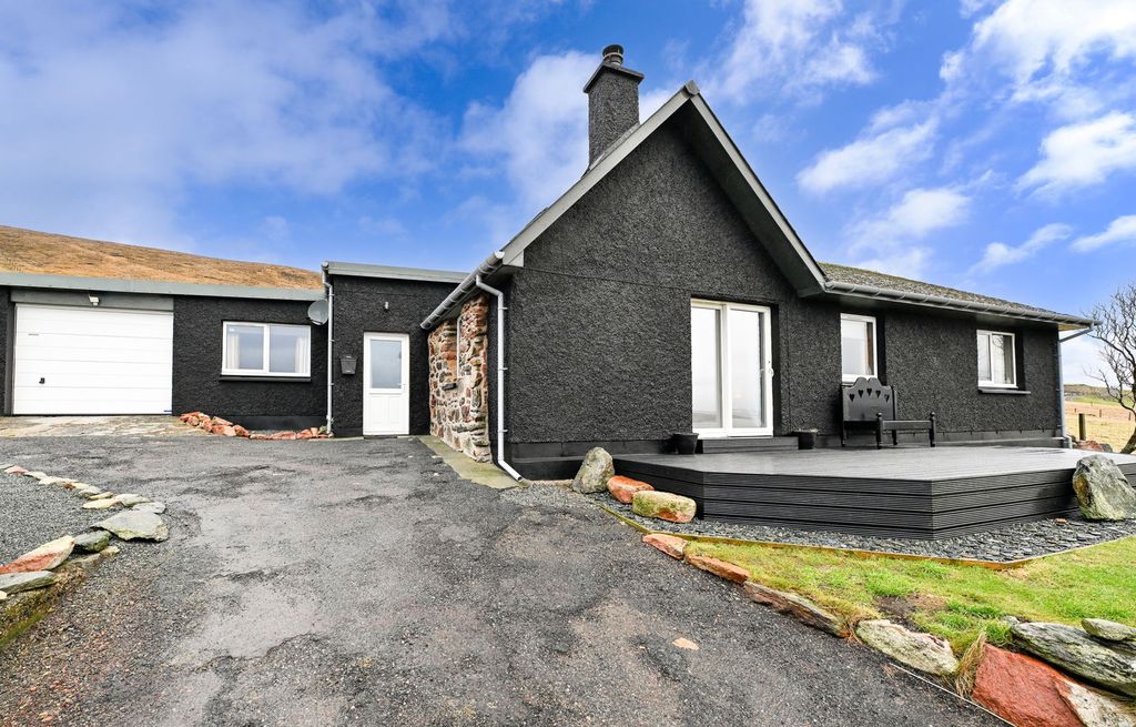 Property photo 1 of 44