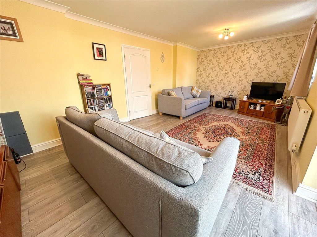 Property photo 3 of 30 Picture No. 04