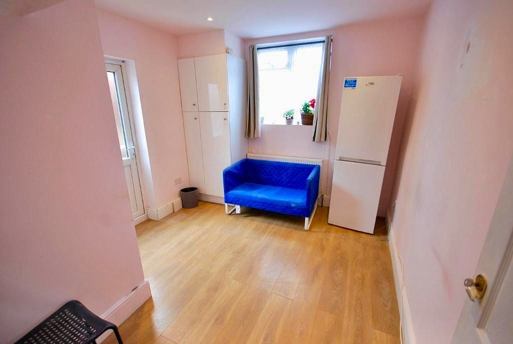 Property photo 1 of 6 5164900