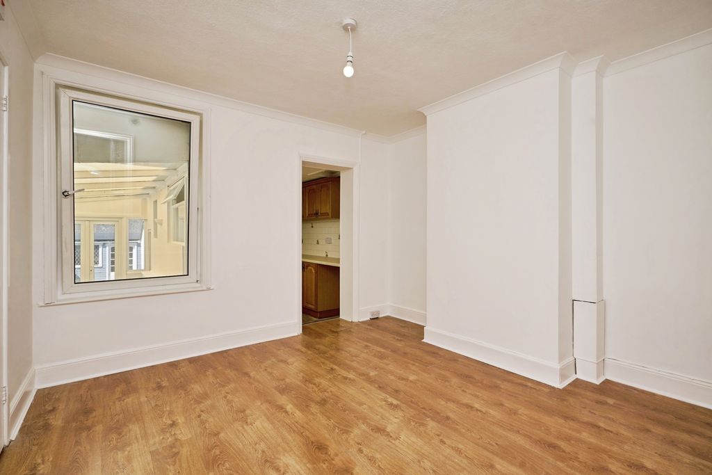 Property photo 3 of 16 Dining Room