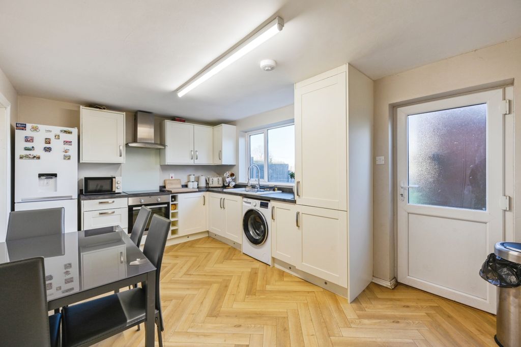 Property photo 3 of 19 Photography