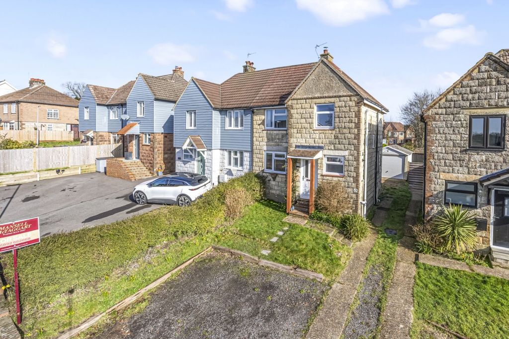 Property photo 1 of 18