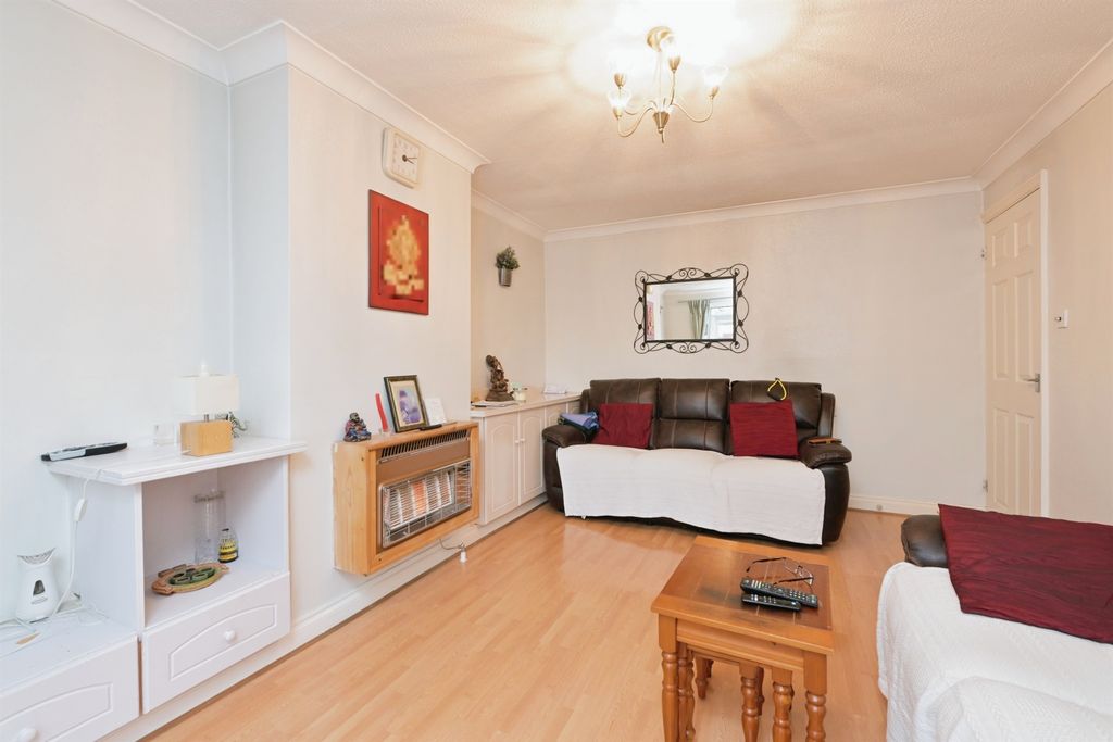 Property photo 3 of 12