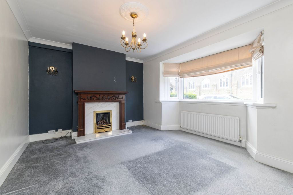 Property photo 2 of 26