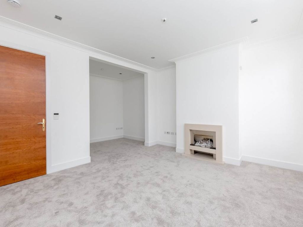 Property photo 3 of 9 46410_St