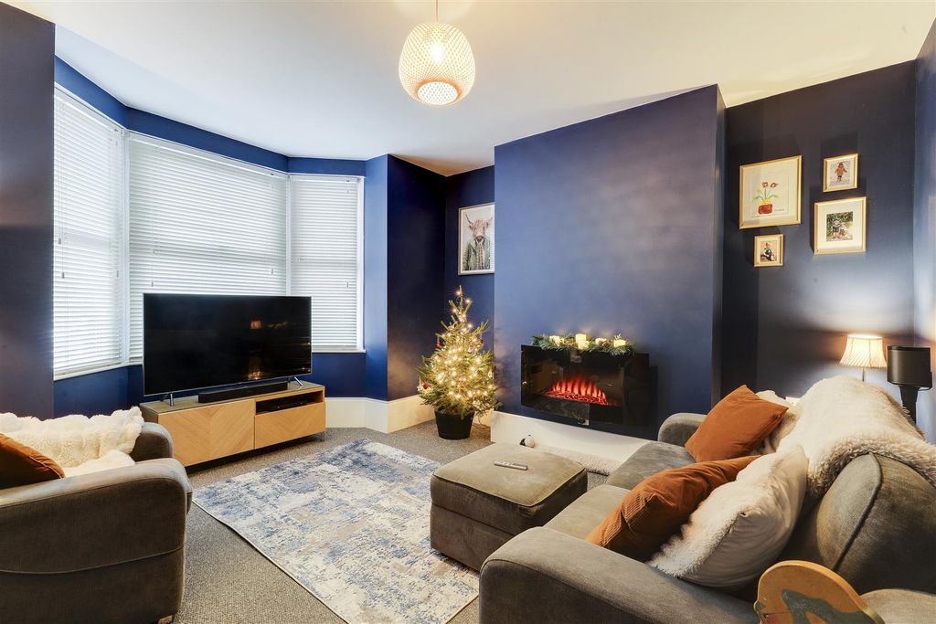 Property photo 2 of 18 1385.Jpg