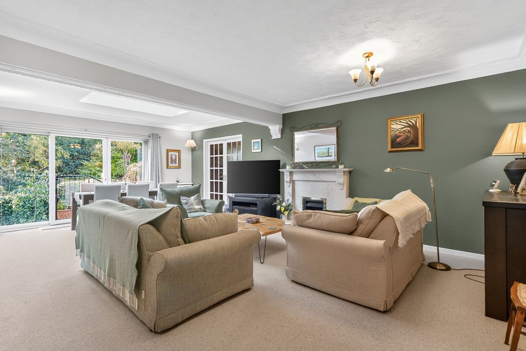 Property photo 2 of 19