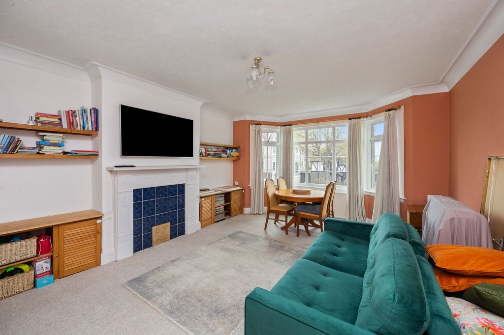 Property photo 3 of 16