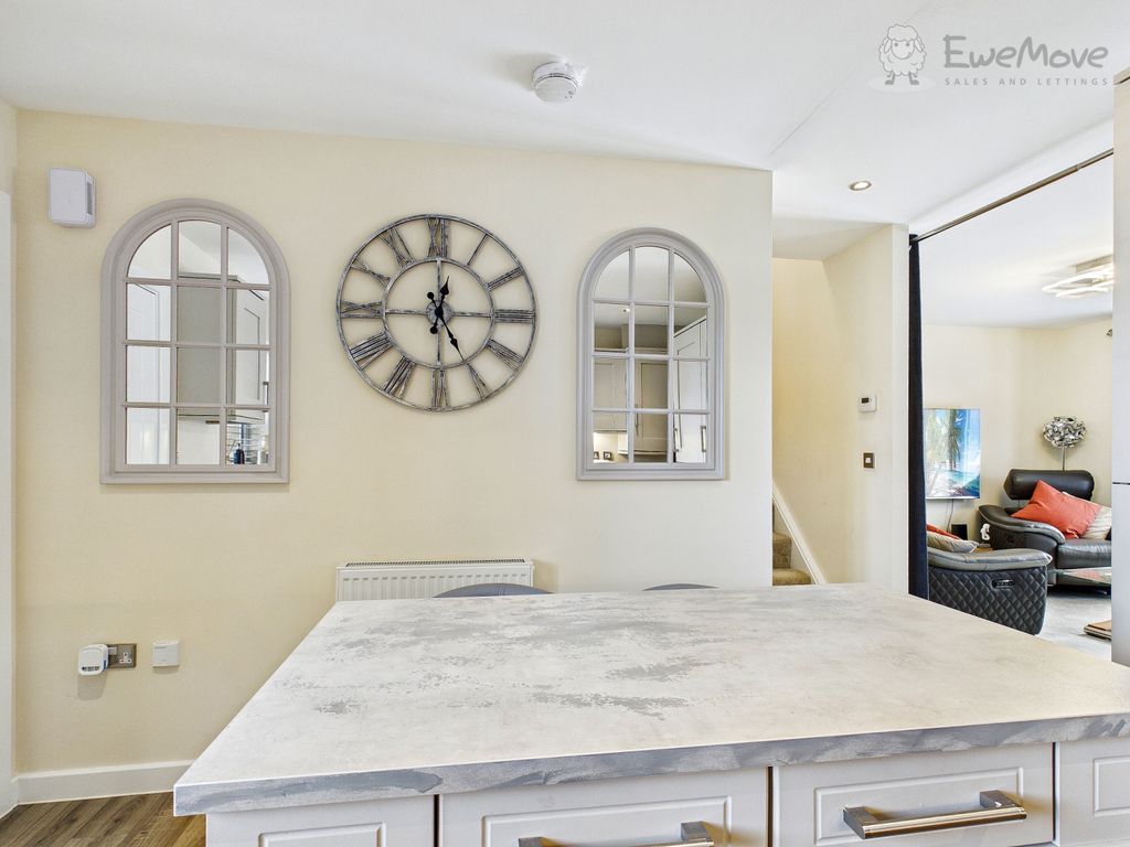 Property photo 2 of 16 Ewemove South Molton - Bluecoat Close