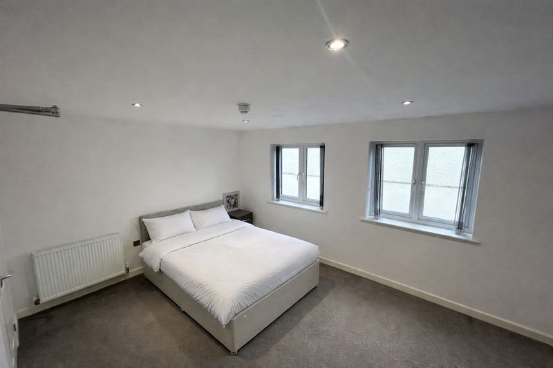 Property photo 1 of 7 Photo 14