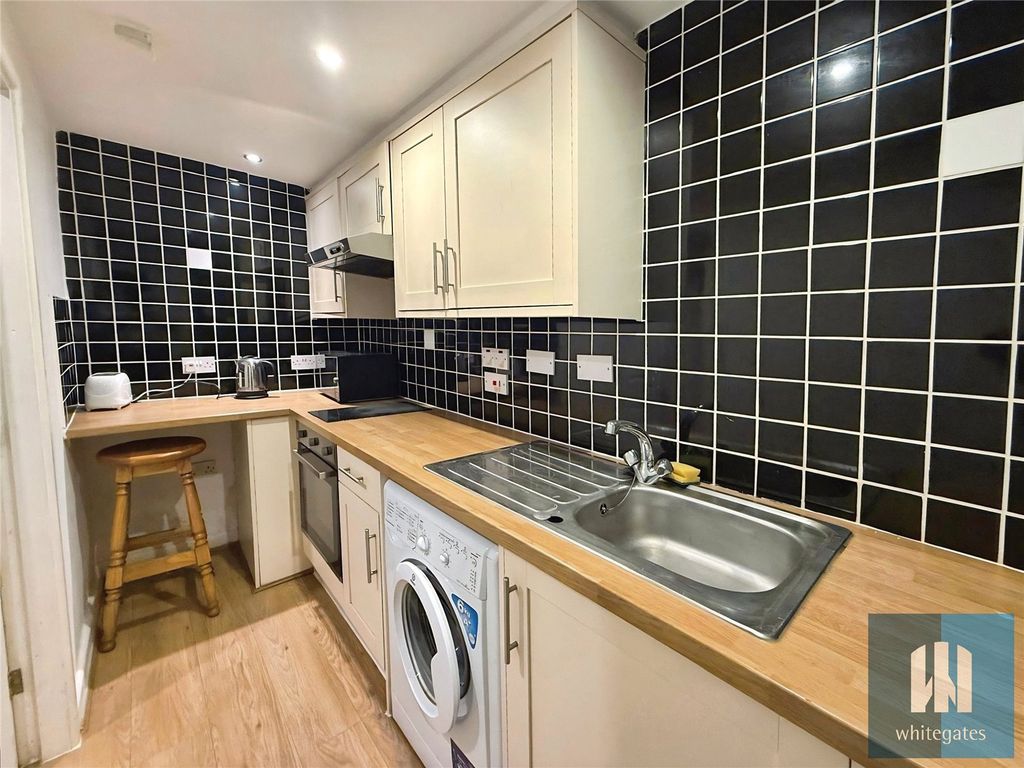 Property photo 2 of 6 Picture No. 09