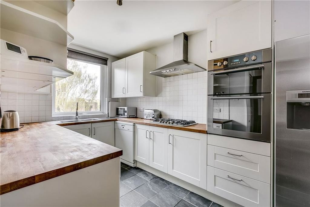 Property photo 2 of 5