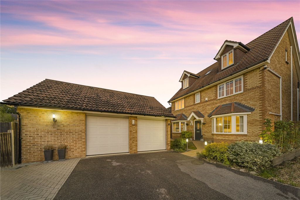 Property photo 1 of 66 Dusk External