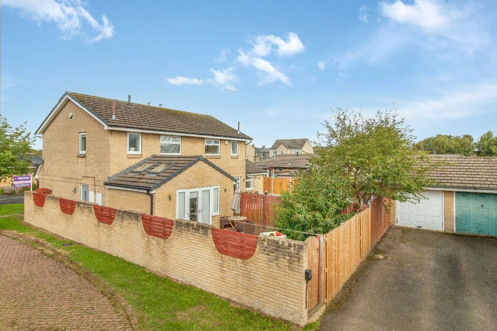 Property photo 1 of 27
