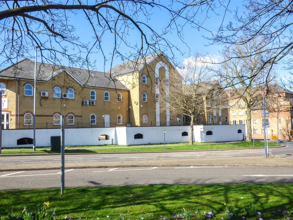 Property photo 1 of 6