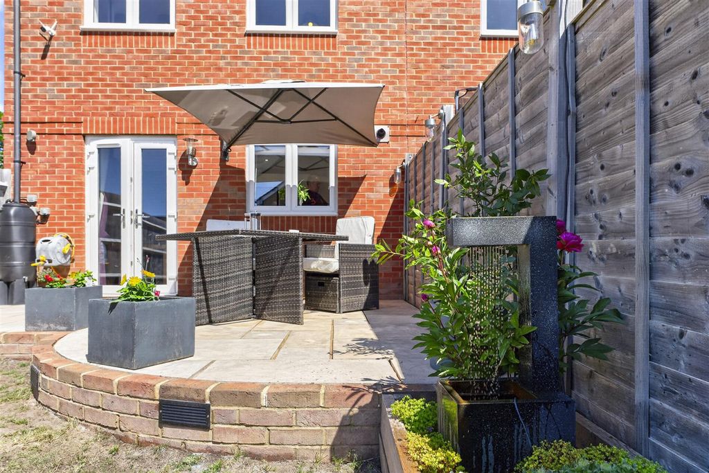 Property photo 2 of 42 For Sale By Aspire Residential | Cherwell Road