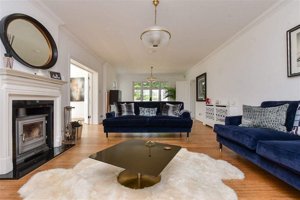 Property photo 3 of 27 Drawing Room