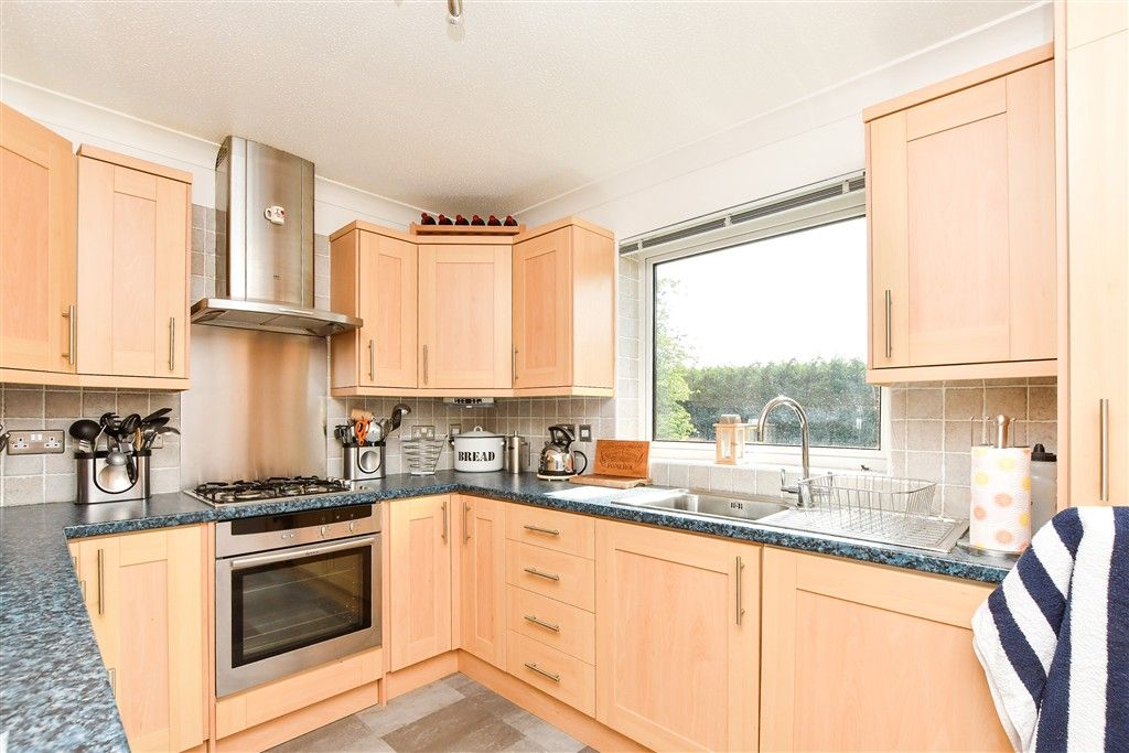 Property photo 2 of 10 Kitchen