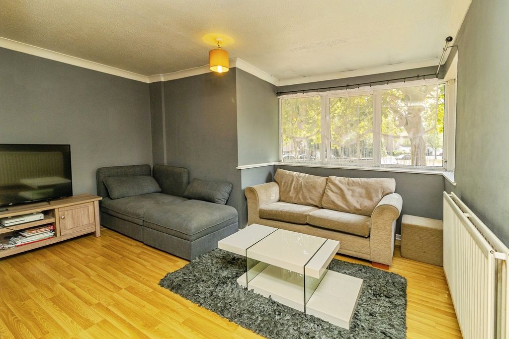 Property photo 2 of 20 Pbox-Img.Jpg