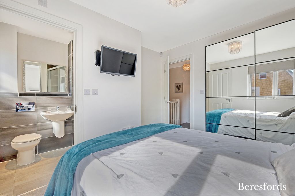 Property photo 3 of 16 Picture No. 29