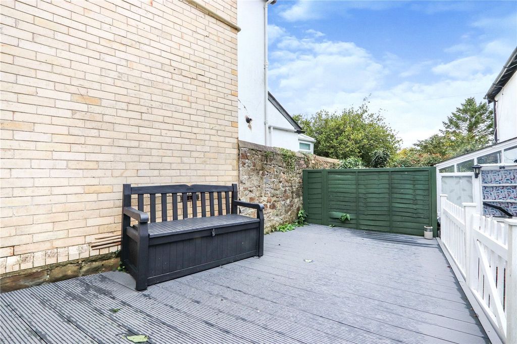 Property photo 3 of 10 Picture No. 12
