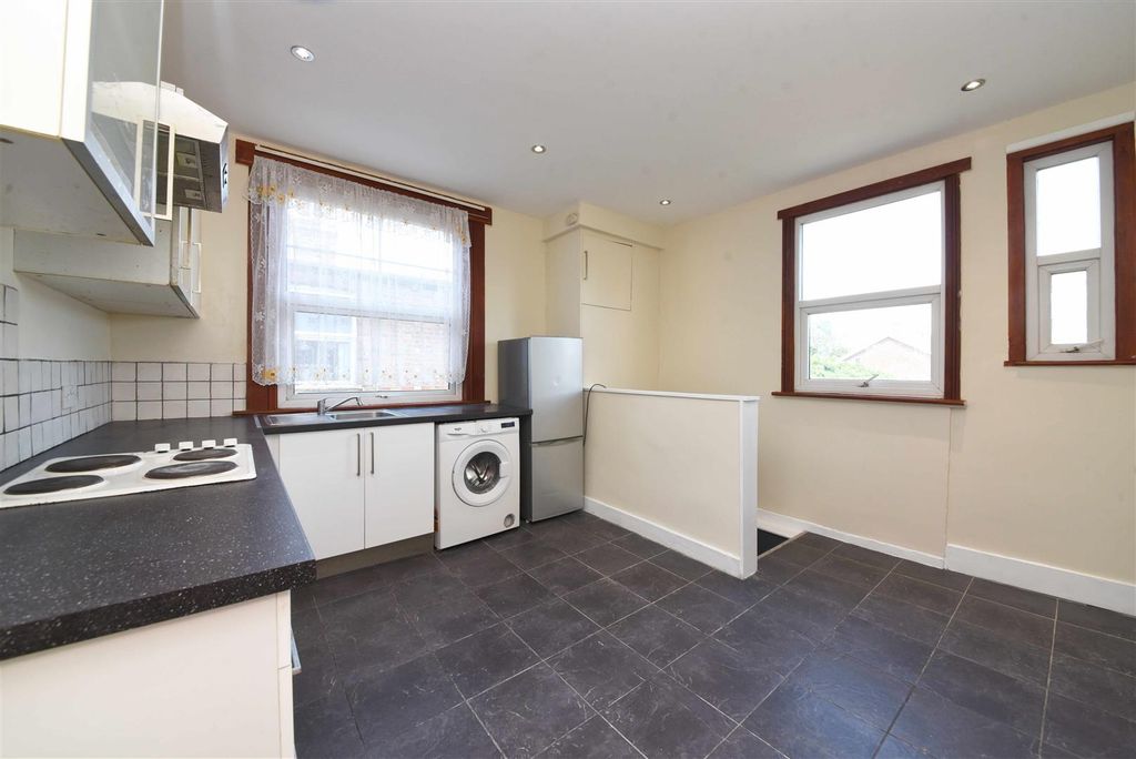 Property photo 3 of 10 Kitchen_1.Jpg
