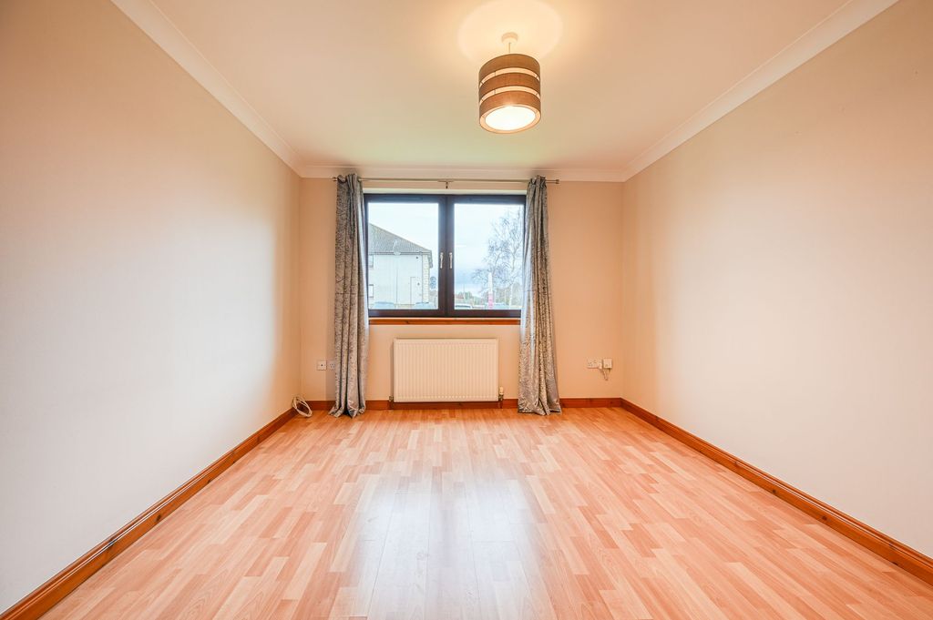 Property photo 3 of 25