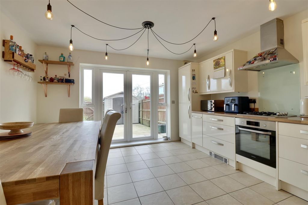 Property photo 2 of 16 33Ec7C61-632A-455B-A0B2-38A6953B91Fc_1_201_A.Jpeg