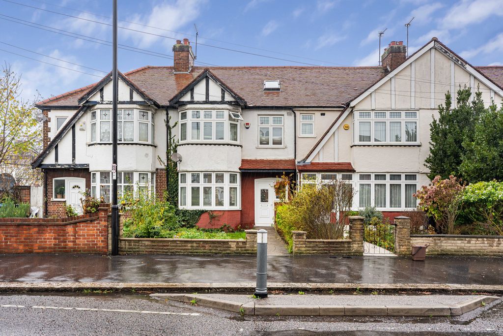 Property photo 1 of 10 4 Bed Terraced House For Sale Bury Street, Edmonton N9