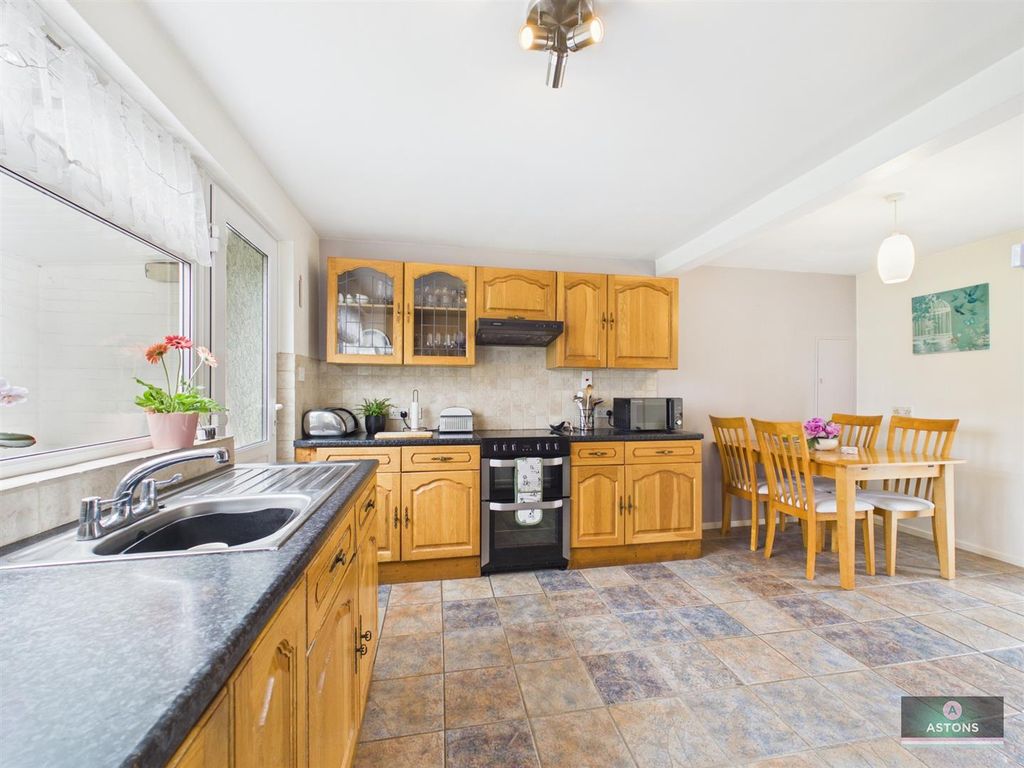 Property photo 3 of 16 Cam02067G0-Pr0245-Still006.Jpg