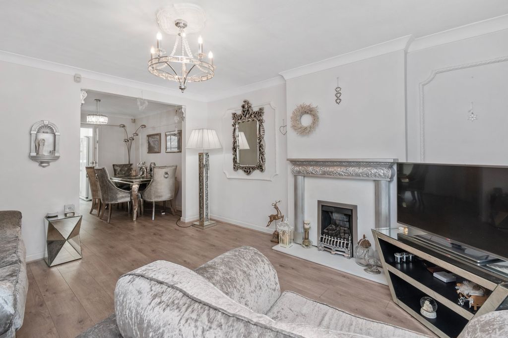Property photo 2 of 34