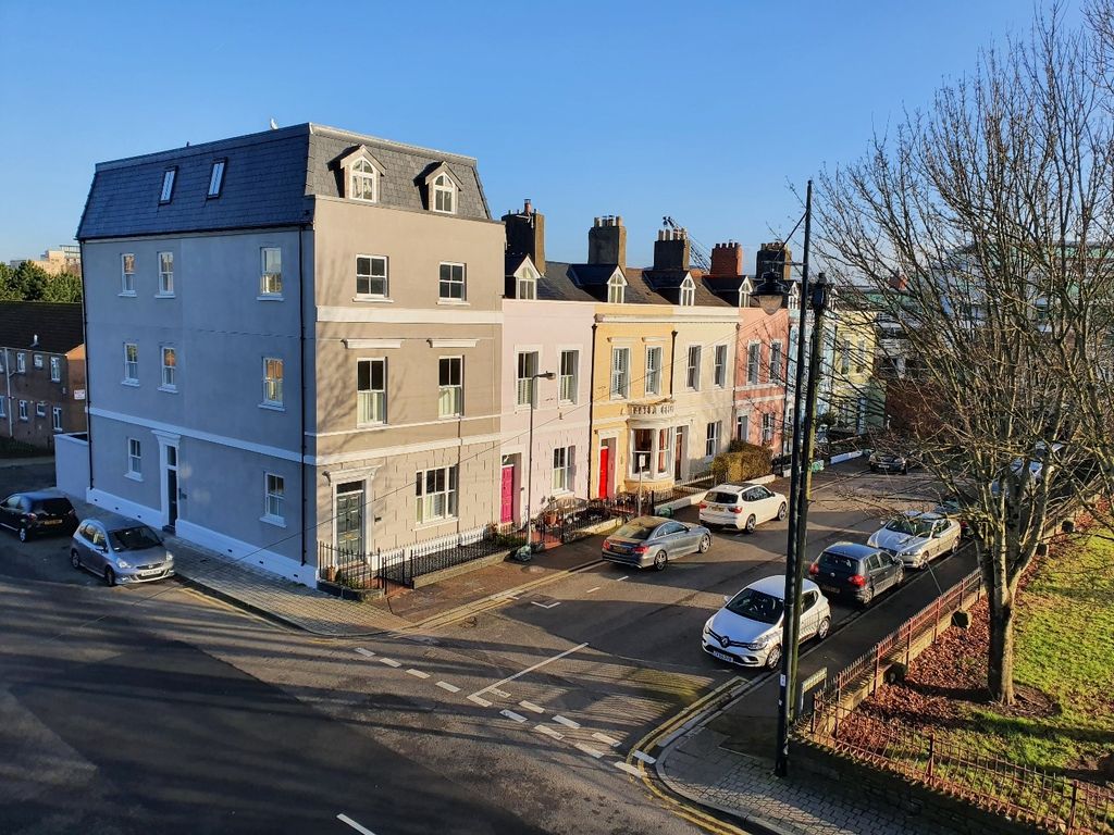 Property photo 1 of 9