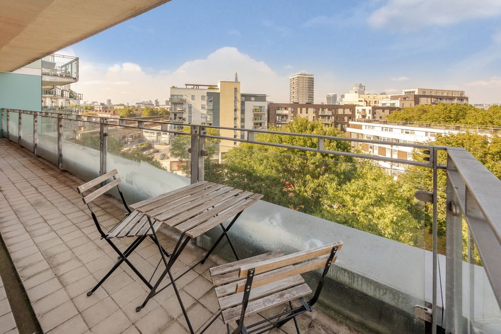 Property photo 2 of 16